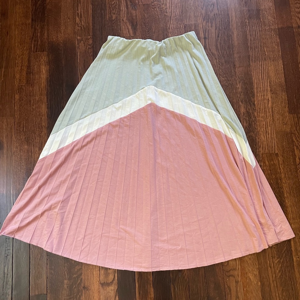 Pleated maxi skirt